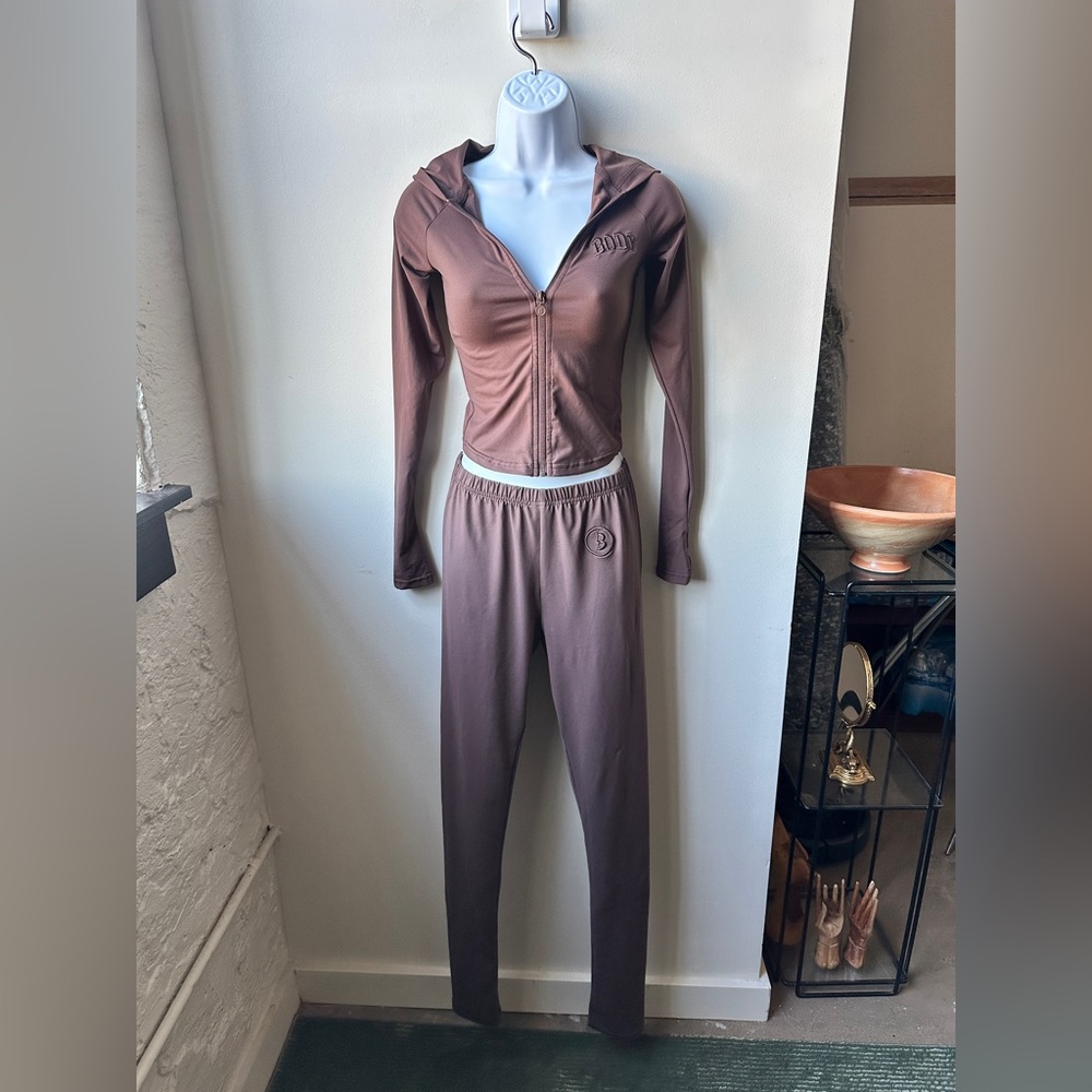 NWT Body By Raven Tracy 2-Piece Set Chocolate Brown S Hoodie & XL Pants - Picture 4 of 11